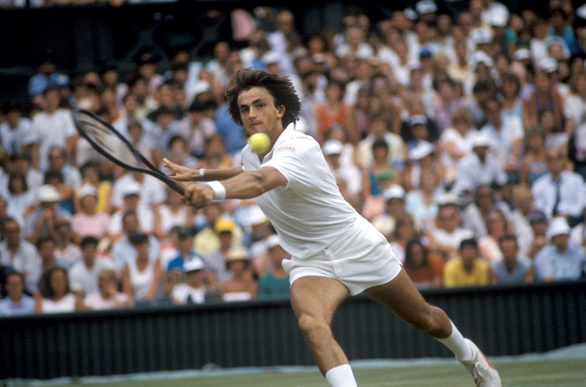 Henri Leconte en revers sur le gazon de Wimbledon